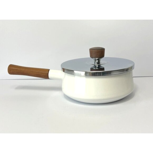 Dansk Købenstyle White Enameled Carbon Steel Saucepan With Lid Wooden Handle 2Qt - Picture 4 of 11